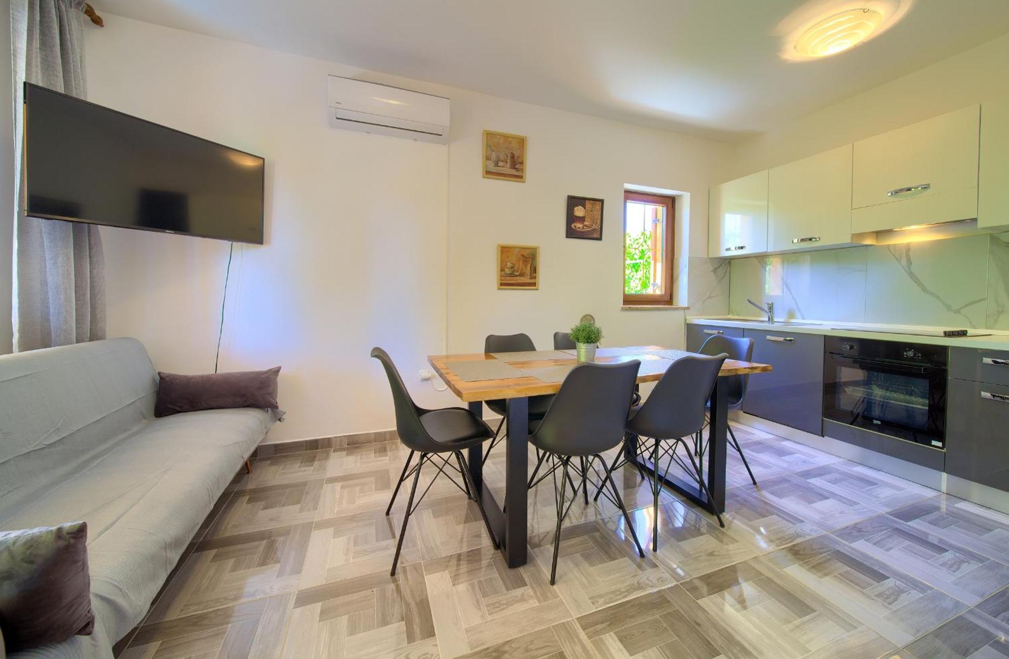 Apartment Bazina - Airconditioning, Parking, 500M From The Beach Krk Town Bagian luar foto